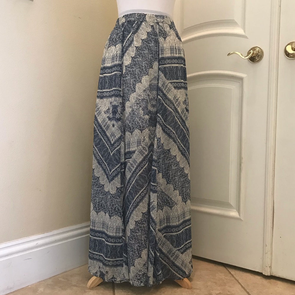 Abercrombie & Fitch blue/cream woven maxi skirt